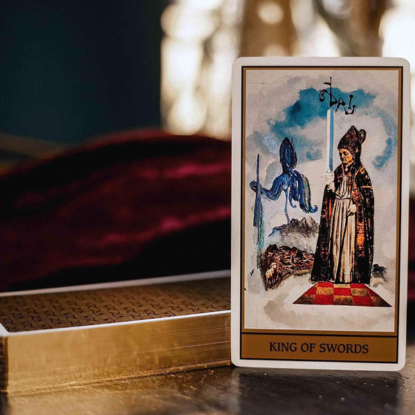 Dalí Tarot Universal Gold Edition - Image 2