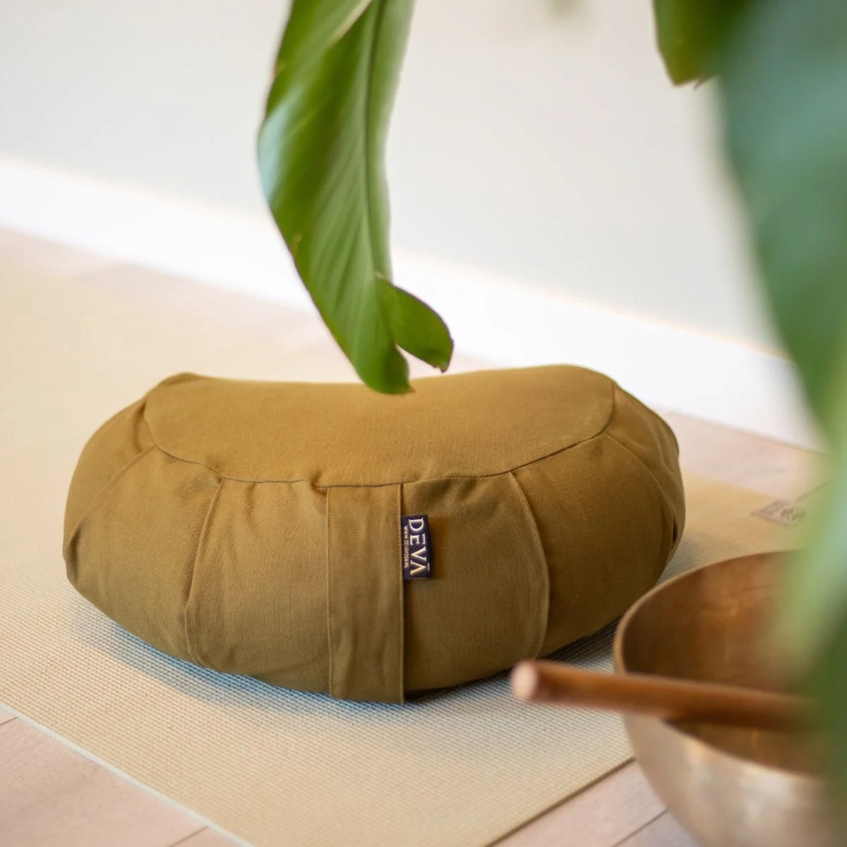 Deva Yoga - Meditatiekussen halve maan bio katoen - Olive Green - Image 3