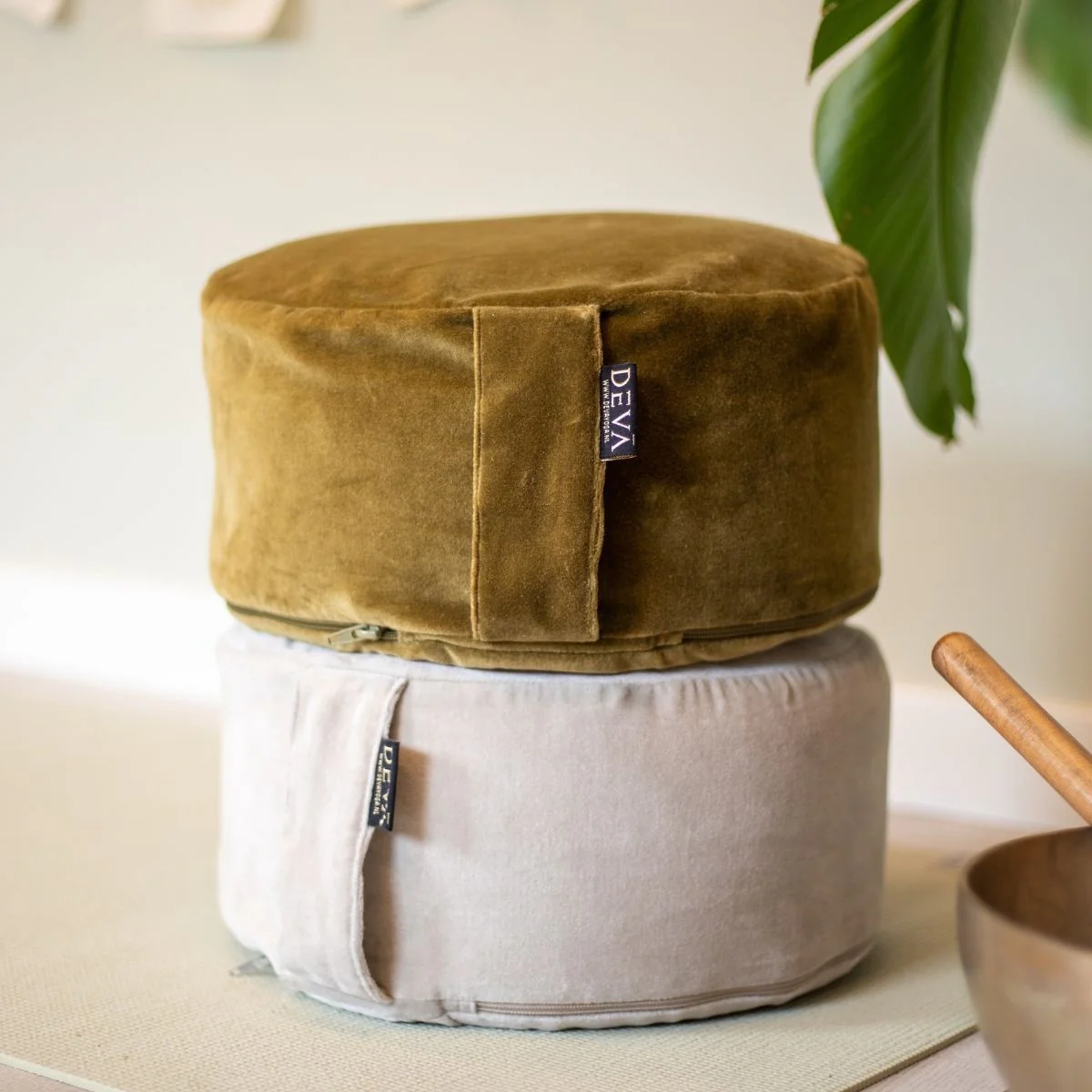Deva Yoga - Meditatiekussen velvet - Olive Green - Image 2