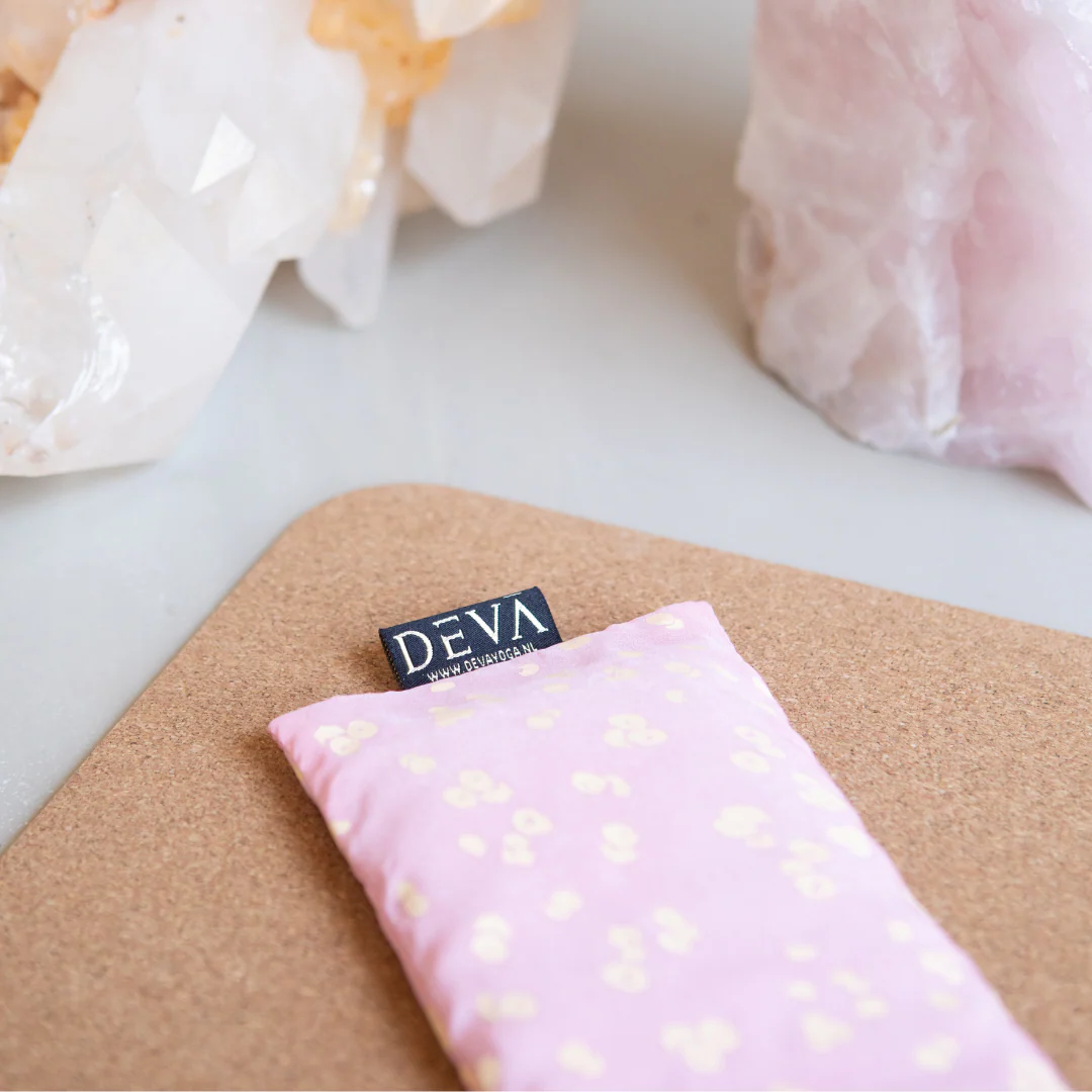 Deva Yoga - Oogkussen lavendel zijde - Spotty Pink - Image 2