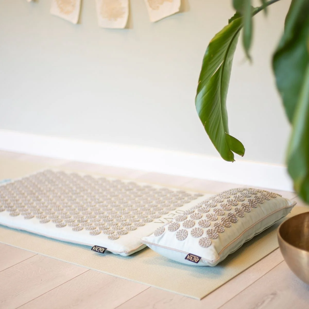 Deva Yoga - Spijkermat kussen - Mint Green Mandala - Image 5