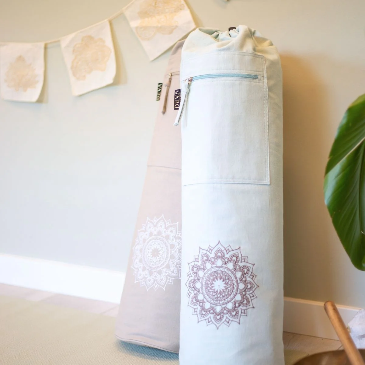 Deva Yoga - Yoga mat tas - Warm Grey Mandala - Image 4