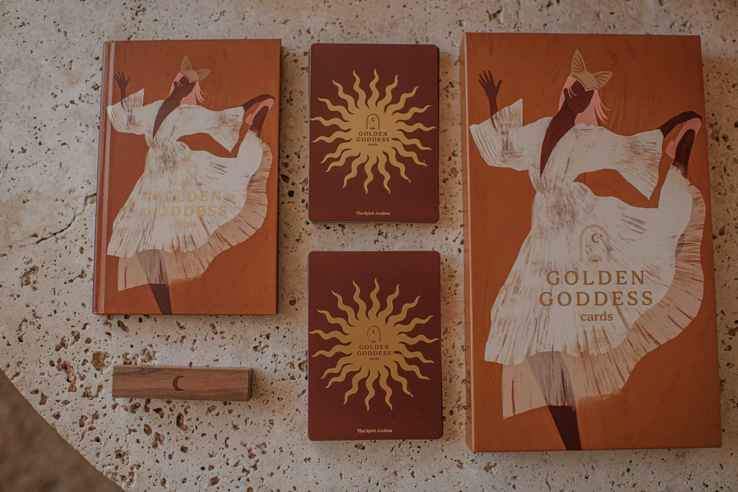 Golden goddess book & cards - Image 8