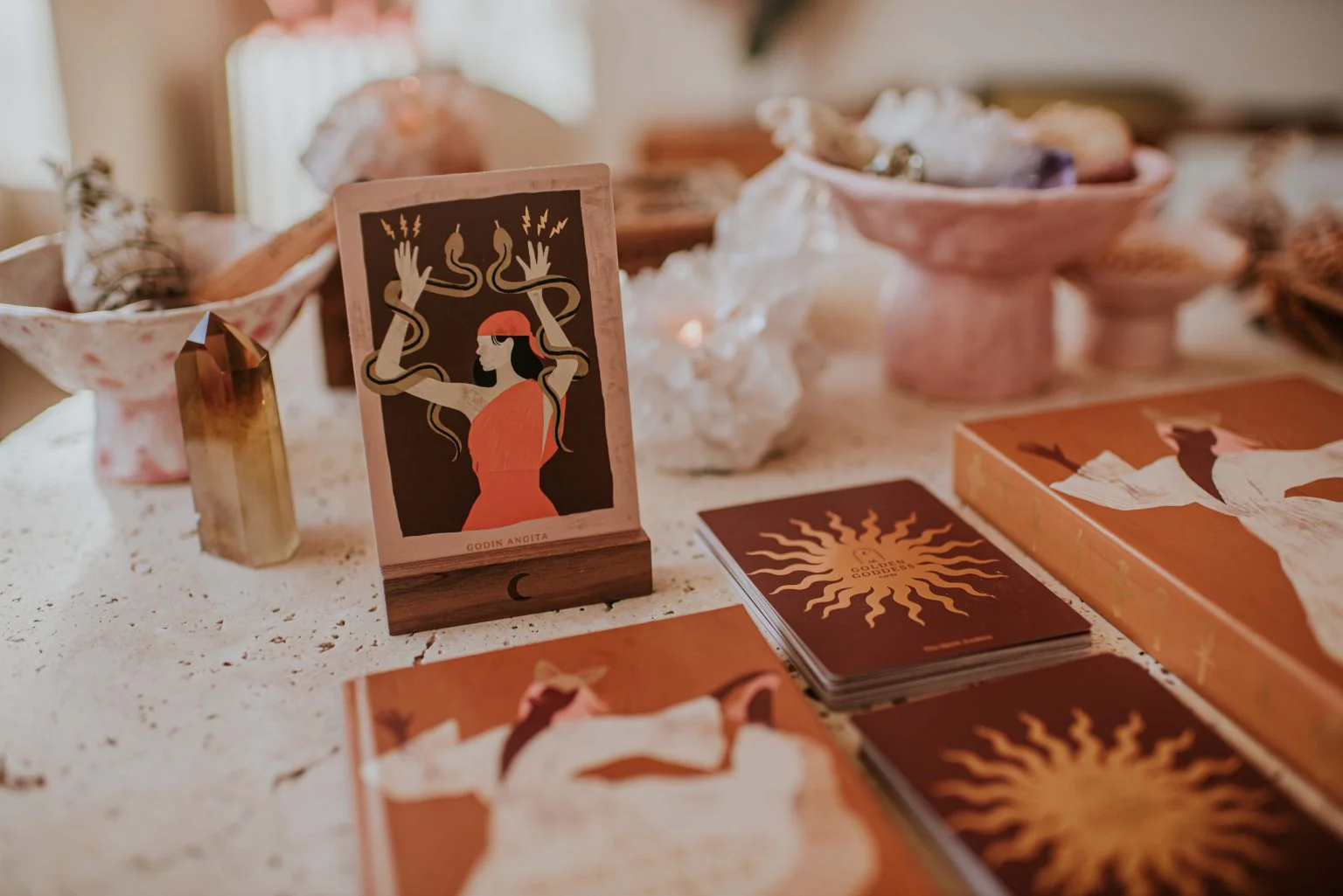 Golden goddess book & cards - Image 9