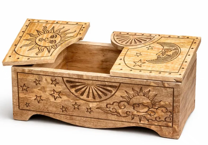 Spirituele Opbergbox met Zon- en Maanreliëf - Image 2