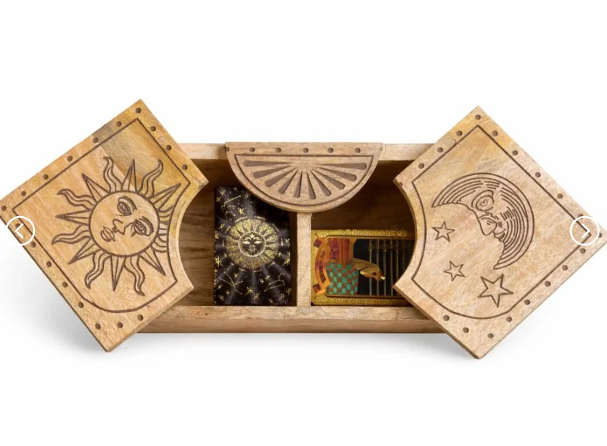 Spirituele Opbergbox met Zon- en Maanreliëf - Image 3